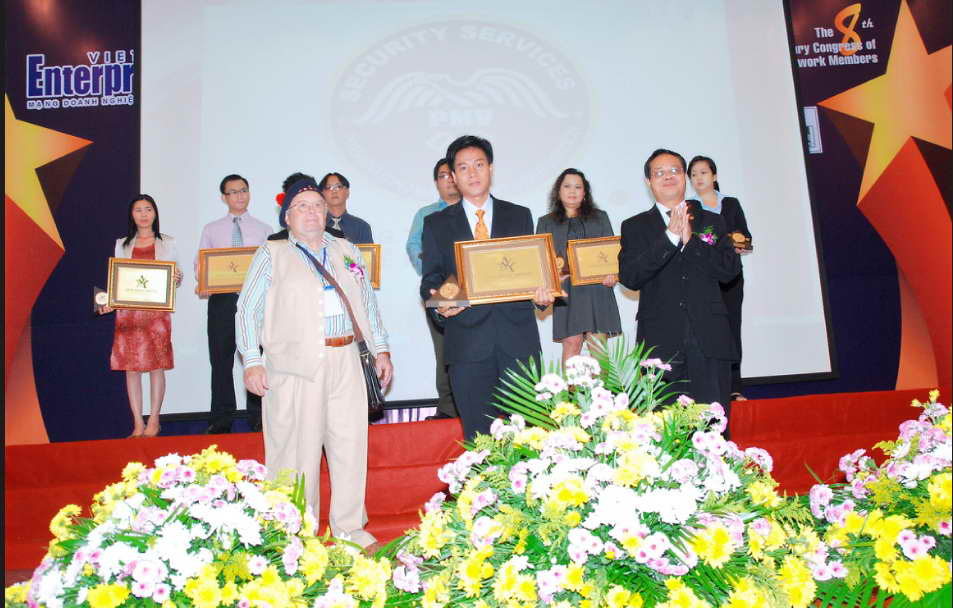 Thương hiệu uy tín 2012 - Chi Nhánh Công Ty Dịch Vụ Bảo Vệ Phát Minh Vượng